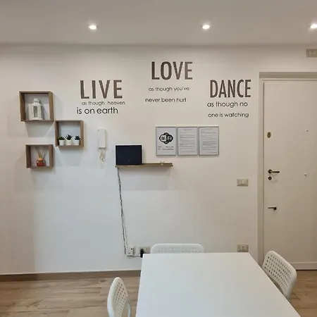 Domus Lidia - Non Fumatori Apartment
