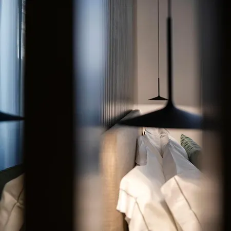 77 Seventy-seven - Maison D'art Collection ローマ
