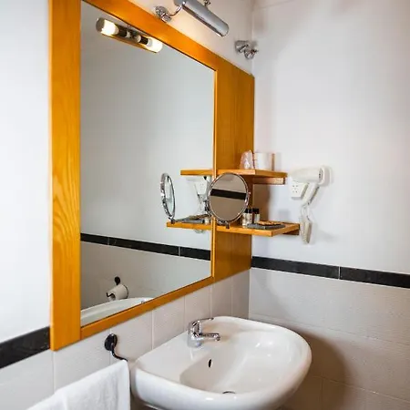 Hotel Lh Andreotti