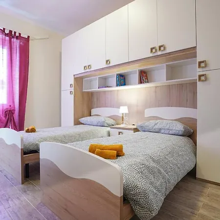 Holiday home Dream Subaugusta *