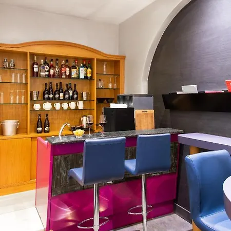 Piazza Di Spagna Отель 3*