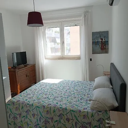Apartment Per 4, Metro B Monti Tiburtini, Ac, Wi-fi *