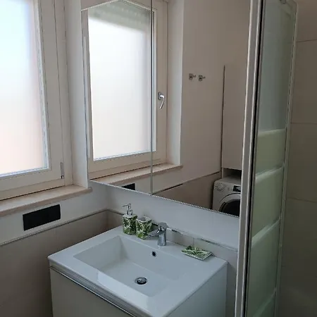 Apartment Per 4, Metro B Monti Tiburtini, Ac, Wi-fi Rome