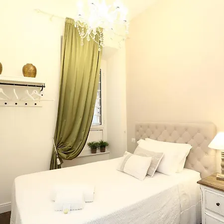 Daplace - Arena House 2*