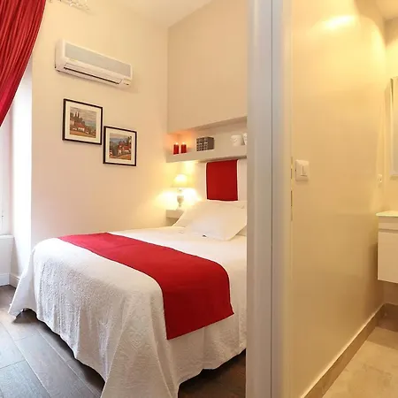 Daplace - Arena House Pensión Roma
