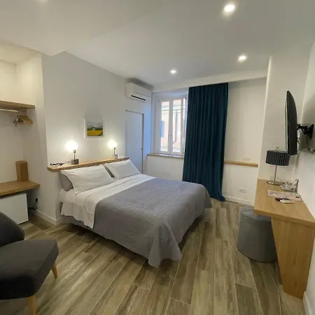 Comfort Astoria Palace Bed & Breakfast
