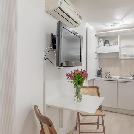 Basic - 350 M Far From Fontana Di Trevi Apartment *