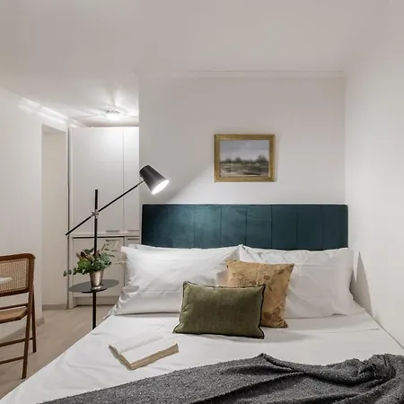 Basic - 350 M Far From Fontana Di Trevi Apartment Rome