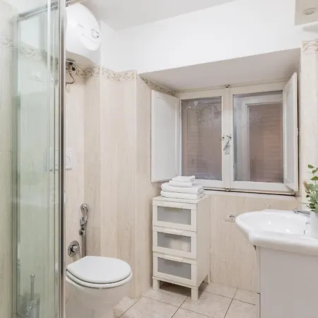 Basic - 350 M Far From Fontana Di Trevi Apartment *