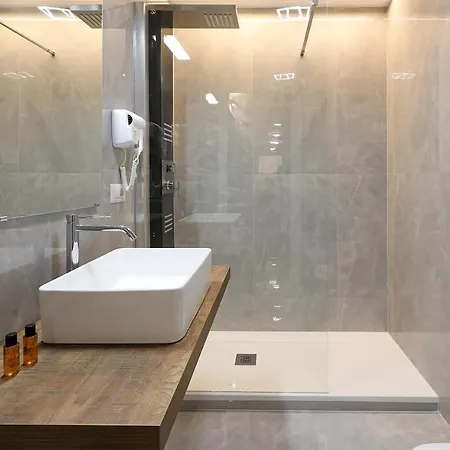 Plaza Suites, Luxury Collection *