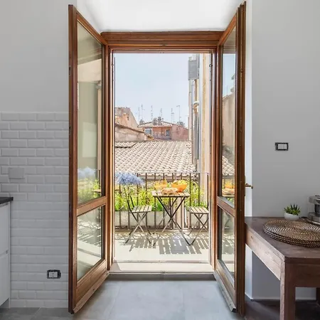 Iflat Pantheon's Roomy And Friendly Apartment *