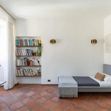 Iflat Pantheon's Roomy And Friendly Apartment *