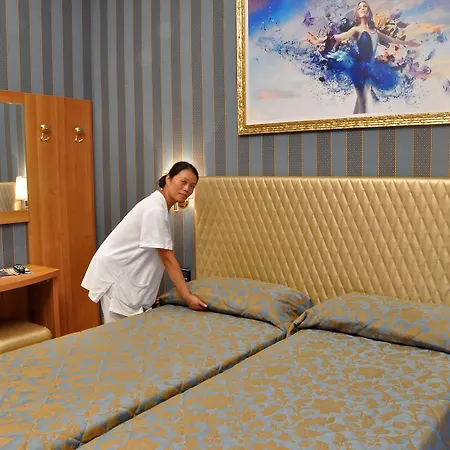 Hotel Lirico 3*