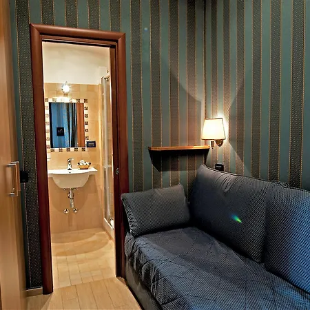 Lirico Hotel 3*