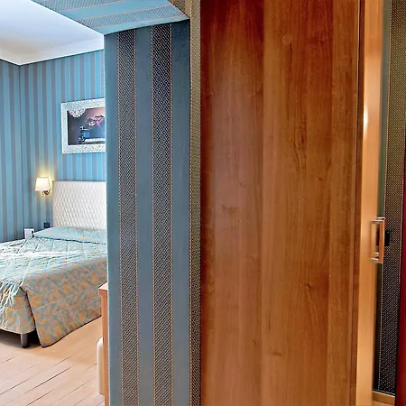 Hotel Lirico