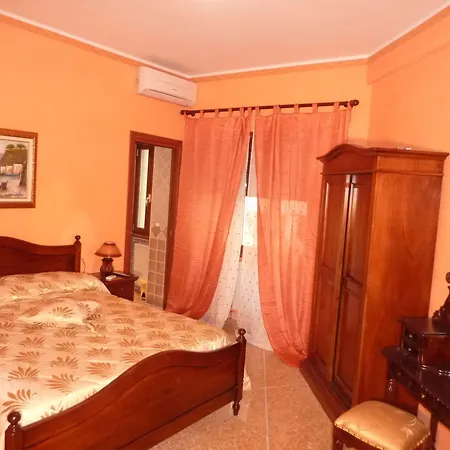 Cleopatra Guest house 3*