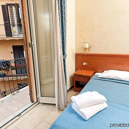 Cesar Palace Pensión Roma