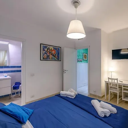 Rainbow Vatican Apartment *