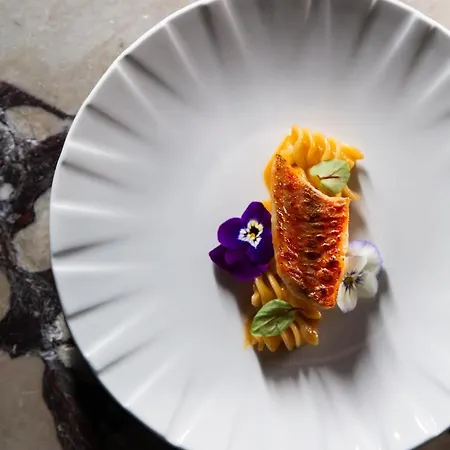 Lord Byron - Small Luxury Of The World 5*