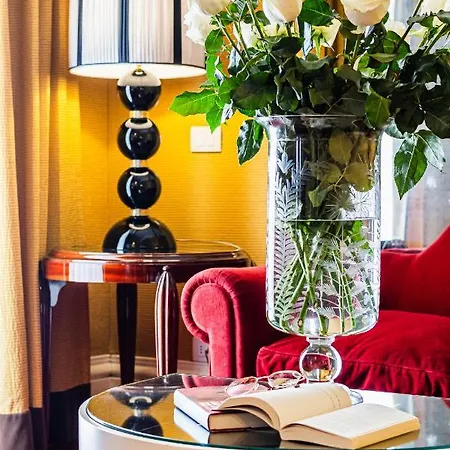 Lord Byron - Small Luxury Of The World Рим