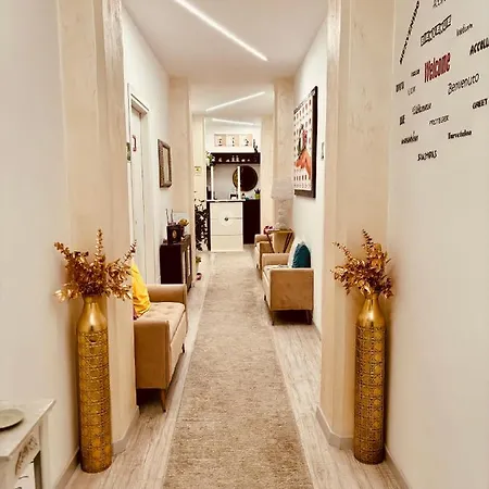 Bed & Breakfast Chroma Italy - Chroma Tessera 2*