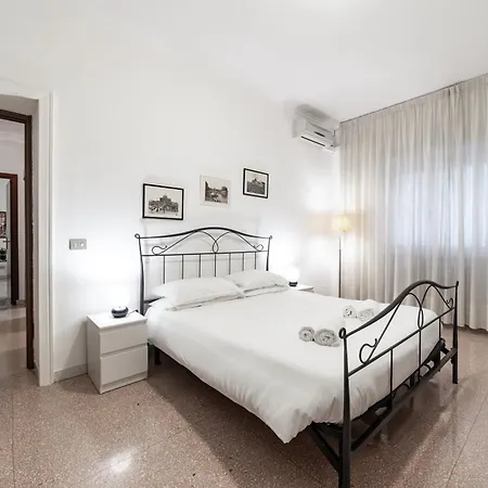 Ev Vatican Apartment