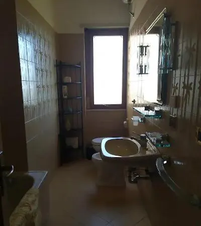 Appartamento Confortevole, Con Parcheggio Gratuito