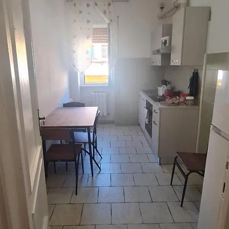 Apartamento Vicino Metro C