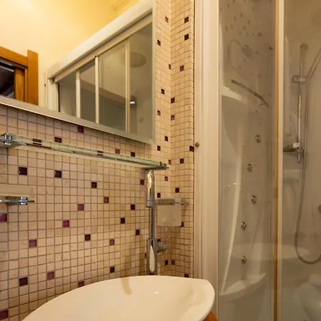 Condotti Pensionat 2*