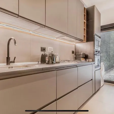 Loft Moderno Vicino Borghese Apartment *