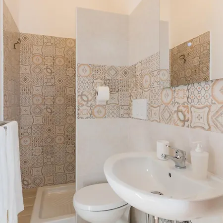 Travelershome Ciampino&Morena Guesthouse * Roma