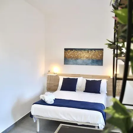 White Mary House For Two People Apartment Rome
