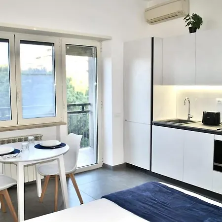White Mary House For Two People Rome