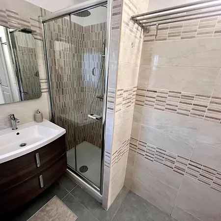 White Mary House For Two People Rome