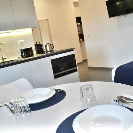 White Mary House For Two People Apartment Rome
