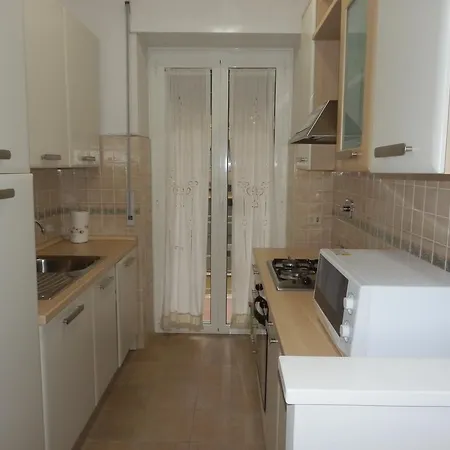 Apartment Casa Vacanze Ricordi Romani *