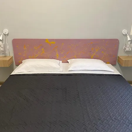 Eureka Guest house *