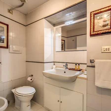 Apartament Elegant Behind The Colosseum Rzym