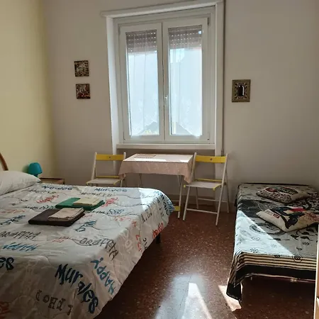 Affittacamere , Near Trastevere Station * Rome
