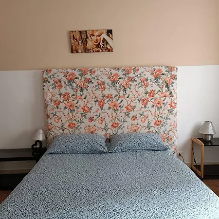 Affittacamere , Near Trastevere Station * Rome