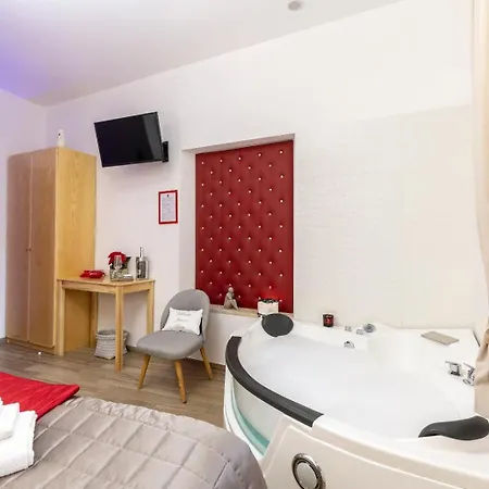Guest house Flatinrome Trastevere Deluxe - Patio 3*