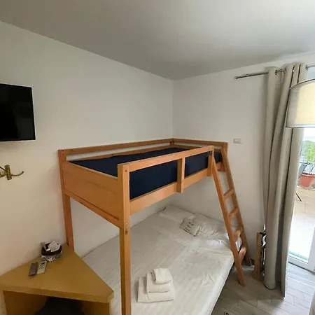 Flatinrome Trastevere Deluxe - Patio Guest house