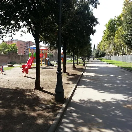 לינה וארוחת בוקר Domus Sessoriana 3*