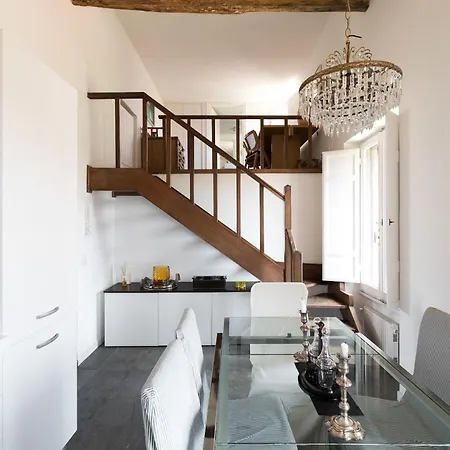 Trastevere Charming Penthouse Apartment