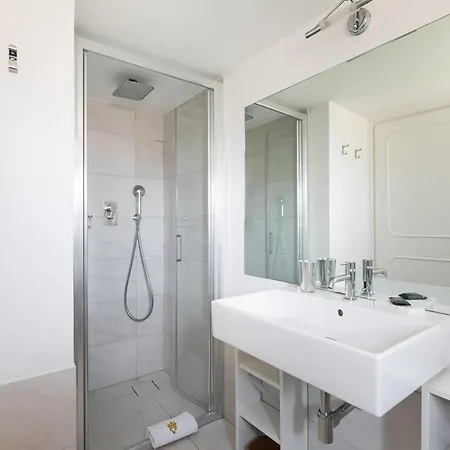 Trastevere Charming Penthouse Apartment *