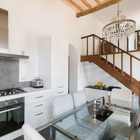 Trastevere Charming Penthouse Apartment *