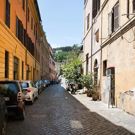 Trastevere Charming Penthouse Apartment *
