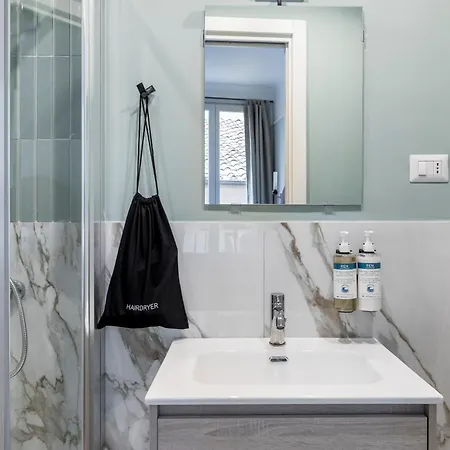Aparthotel Numa Portico 4*