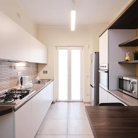 Moderno A 5 Minuti Dalla Metro Apartment *