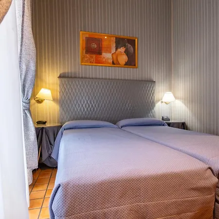 Hotel Lirico 3*